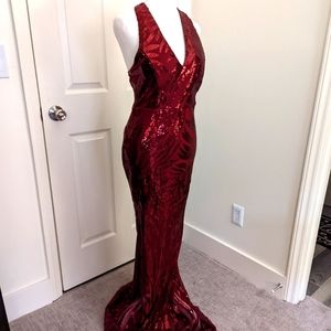 ✨NWT Burgandy Sequined Gown